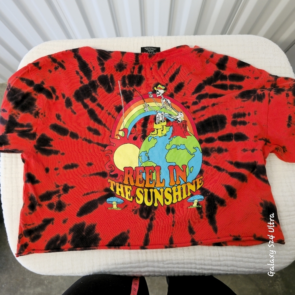 Tilly's Red Tie-Dye Cropped T-Shirt